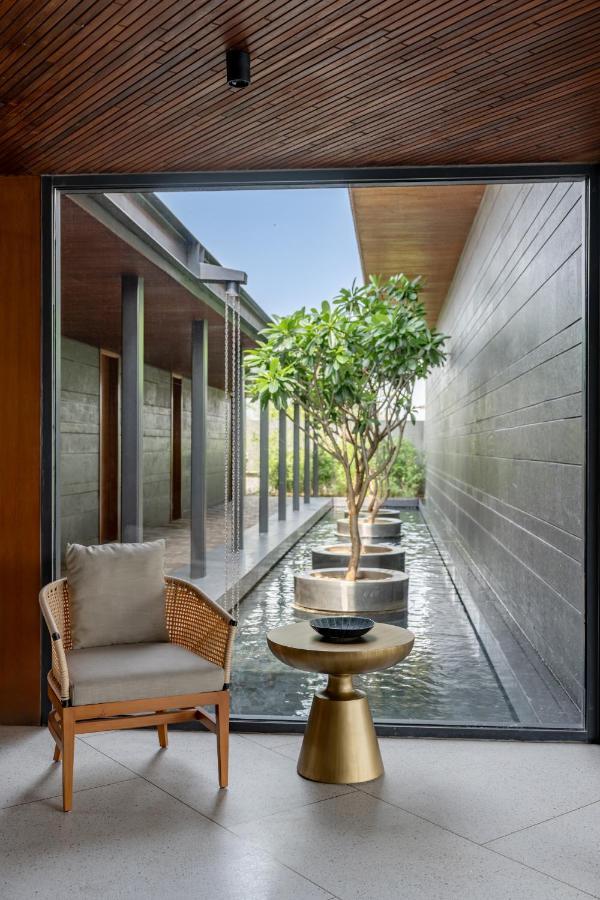 Mysa Zinc Journey By The Fern, Nani Devati Hotel Sānand Eksteriør billede